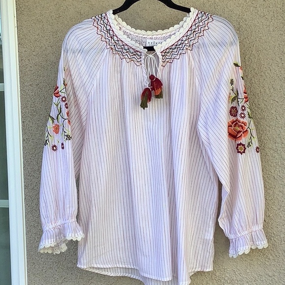 Velvet by Graham & Spencer Top - Picture 4 of 13